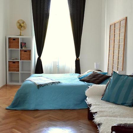 Wellness Apartments Florenc Praga Esterno foto