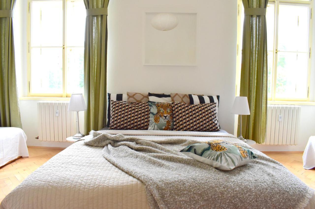Wellness Apartments Florenc Praga Esterno foto