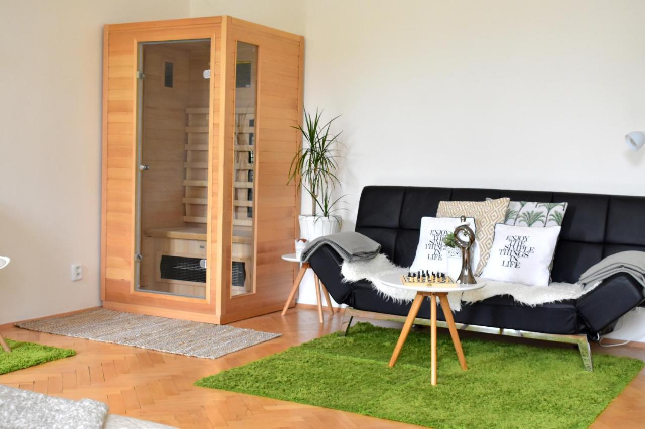 Wellness Apartments Florenc Praga Esterno foto