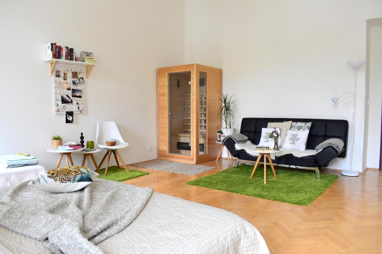 Wellness Apartments Florenc Praga Esterno foto