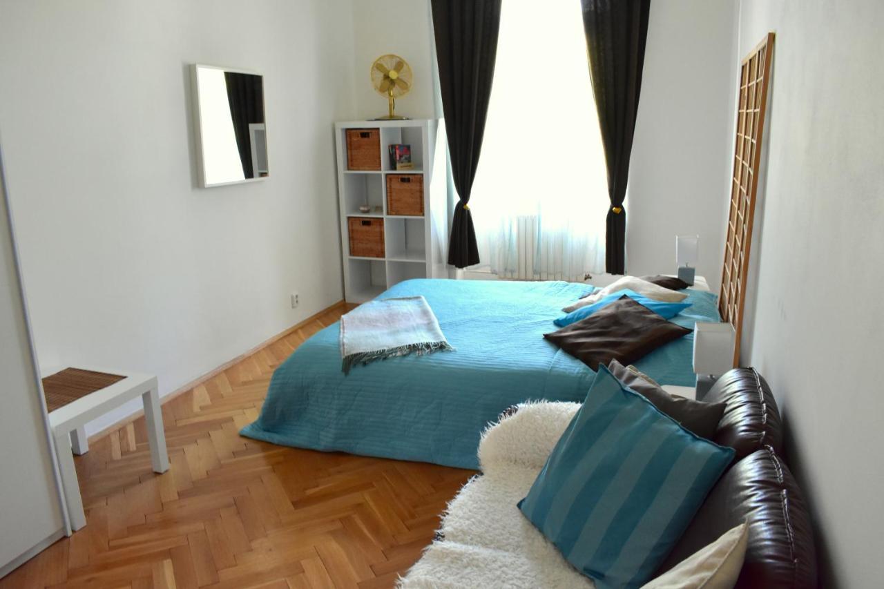 Wellness Apartments Florenc Praga Esterno foto