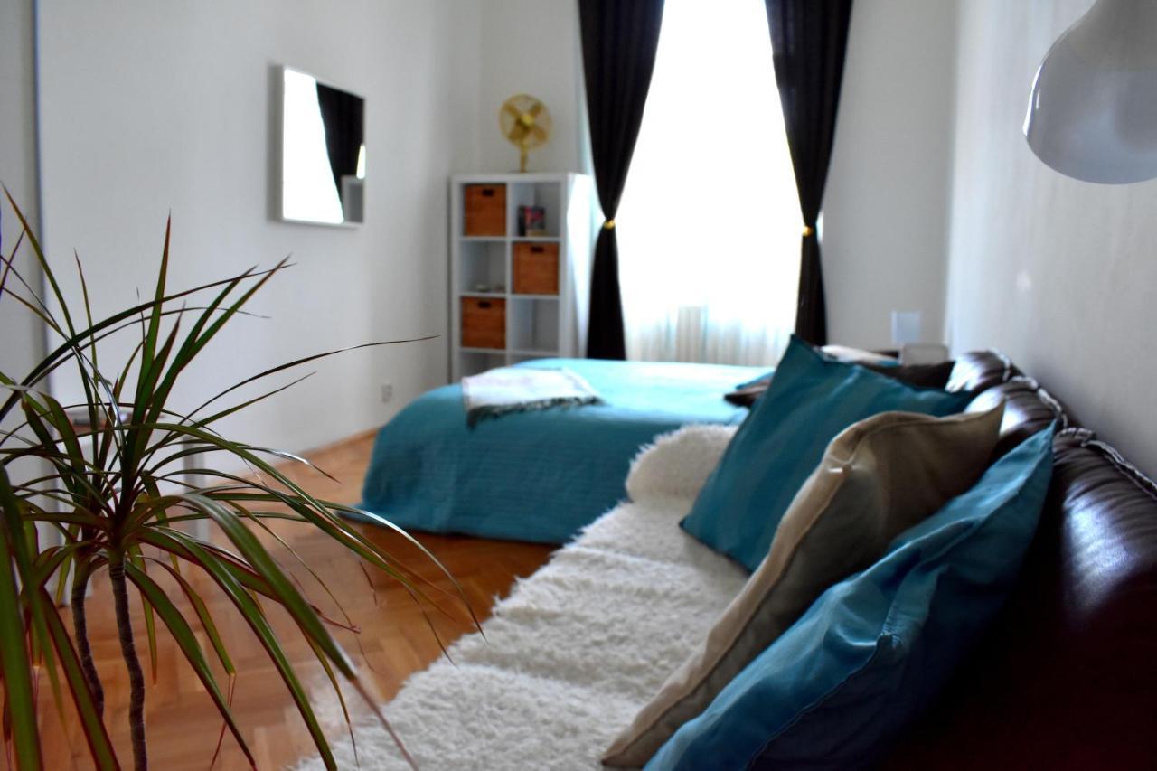 Wellness Apartments Florenc Praga Esterno foto