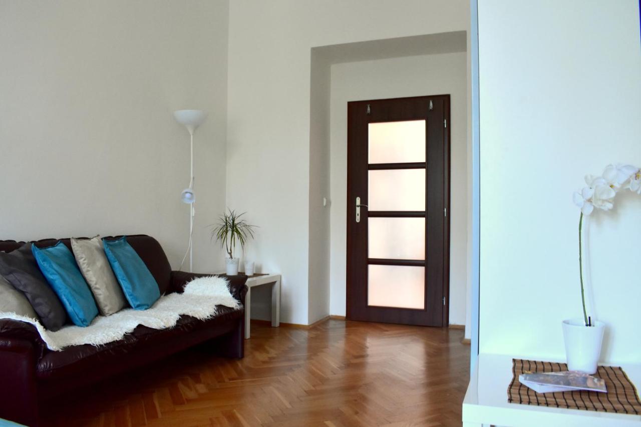 Wellness Apartments Florenc Praga Esterno foto