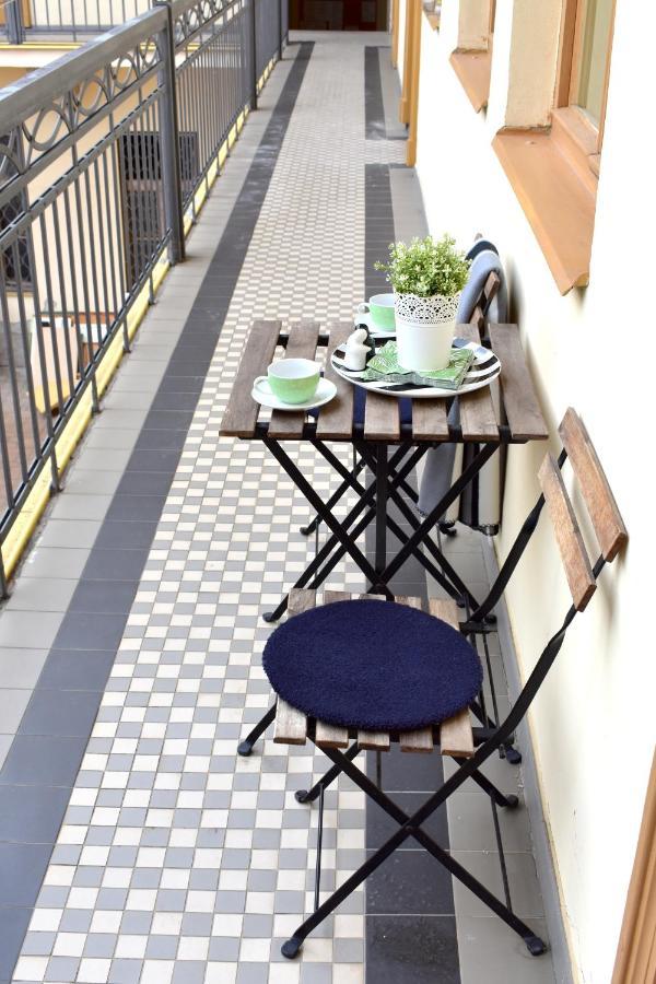 Wellness Apartments Florenc Praga Esterno foto