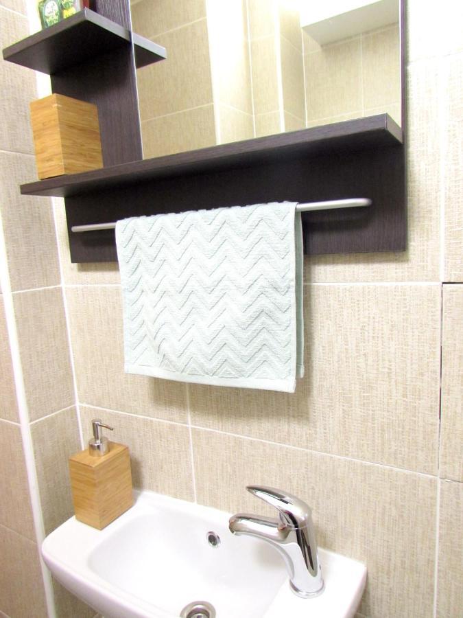 Wellness Apartments Florenc Praga Esterno foto